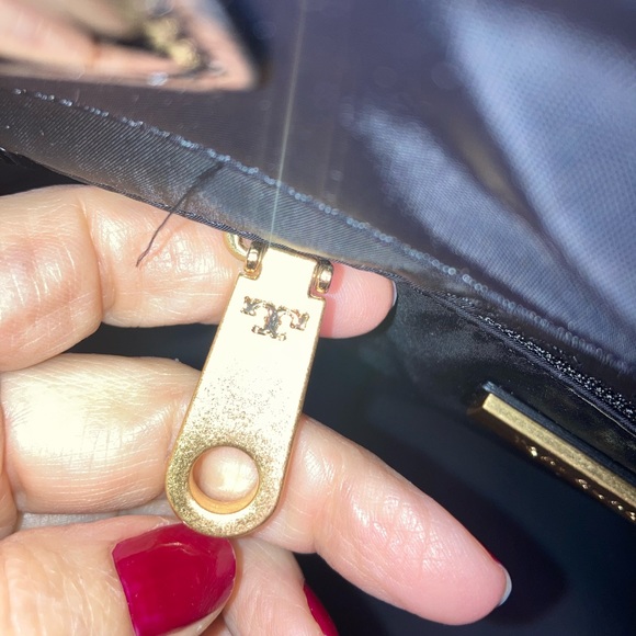 NWT Tory Burch Ella Black Patent Logo Tote with Signature Double T Logo - Picture 12 of 17